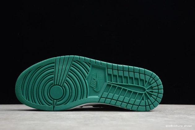 553558-113 Jordan 1 Mystic Air Green Low White Black 0820